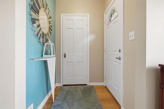 3929 S Lake DRIVE, Saint Francis, WI 53235