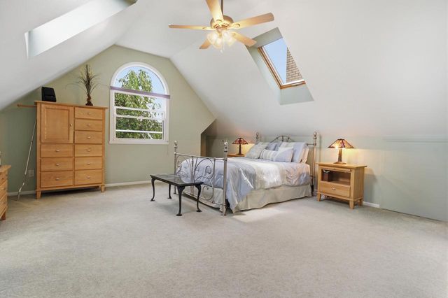 3929 S Lake DRIVE, Saint Francis, WI 53235