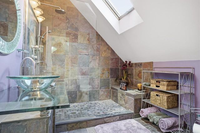 3929 S Lake DRIVE, Saint Francis, WI 53235