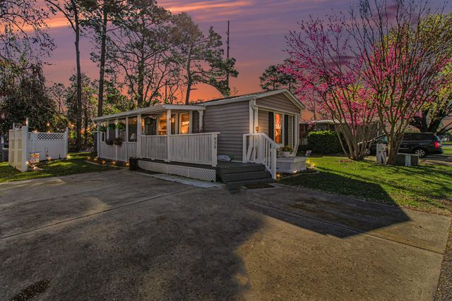 930 Foxfire Dr., North Myrtle Beach, SC 29582