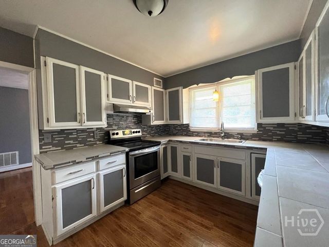 311 N McDonald Street, Ludowici, GA 31316