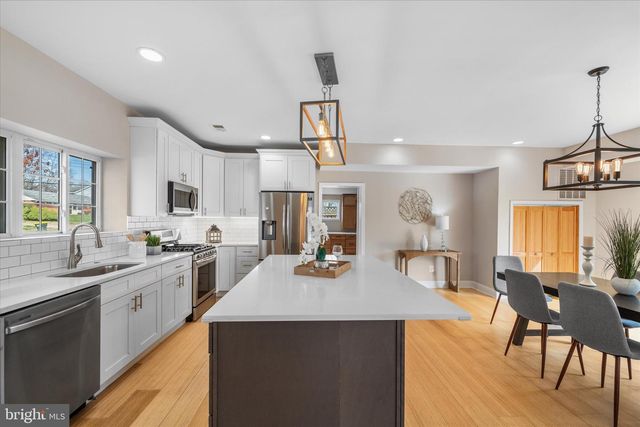 7312 FALMOUTH ST, Springfield, VA 22150