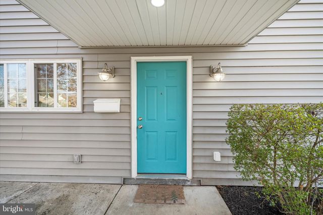 7312 FALMOUTH ST, Springfield, VA 22150