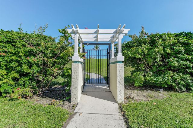 2056 Windward Way, Jupiter, FL 33477
