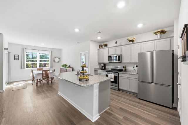 655 Gryffindor Dr., Longs, SC 29568