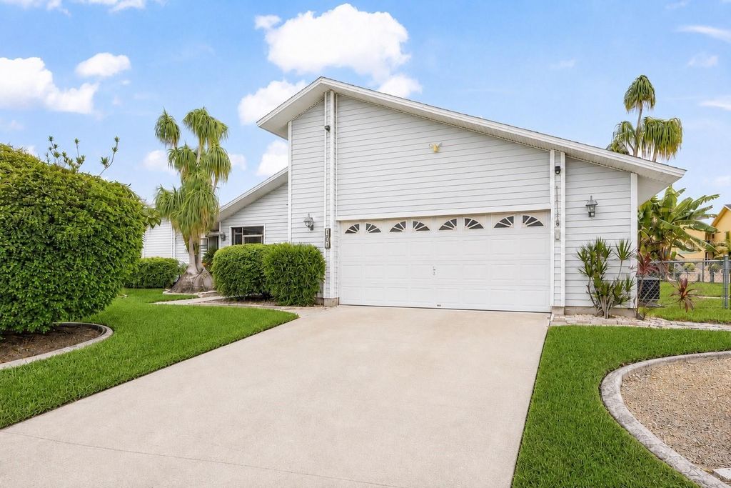4903 SW 11TH PLACE, Cape Coral, FL 33914