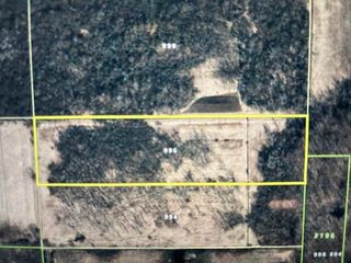 18300 W LAWNSDALE ROAD, New Berlin, WI 53146