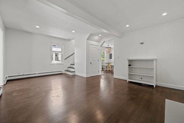32 Maple Ave, Nahant, MA 01908