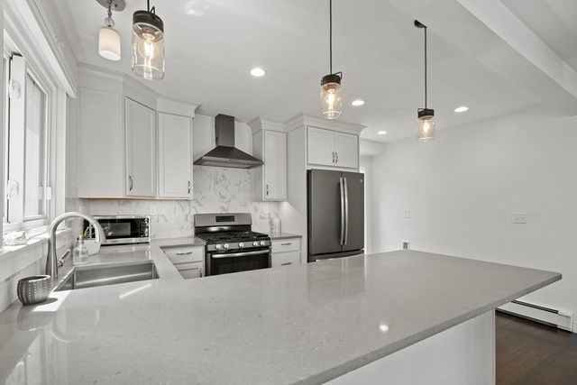 32 Maple Ave, Nahant, MA 01908