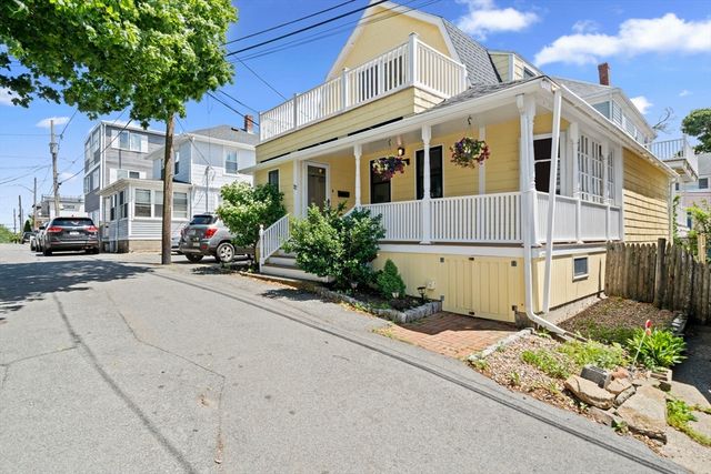 32 Maple Ave, Nahant, MA 01908