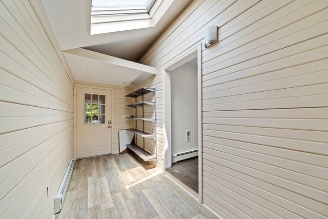32 Maple Ave, Nahant, MA 01908