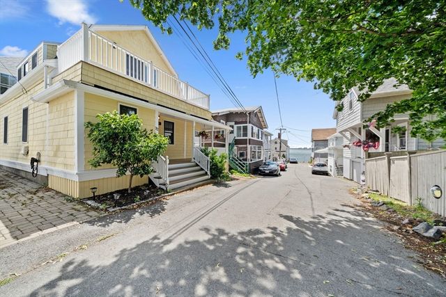 32 Maple Ave, Nahant, MA 01908