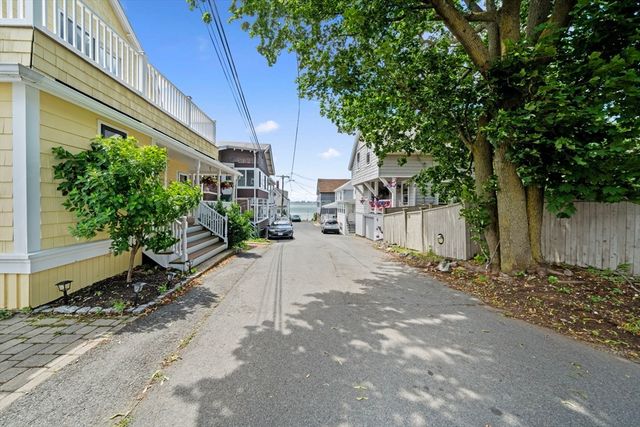 32 Maple Ave, Nahant, MA 01908