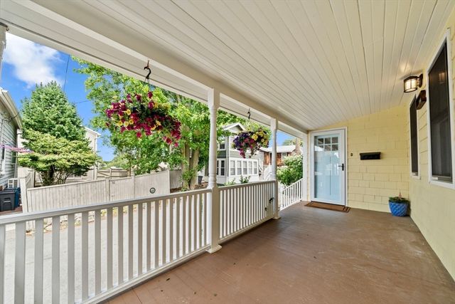 32 Maple Ave, Nahant, MA 01908