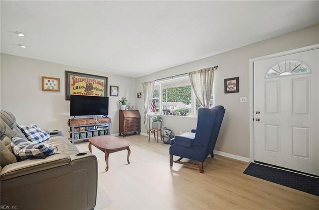 336 Barcelona LN, Virginia Beach, VA 23452