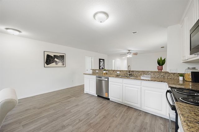 1605 Village Park Trail, Burleson, TX 76028