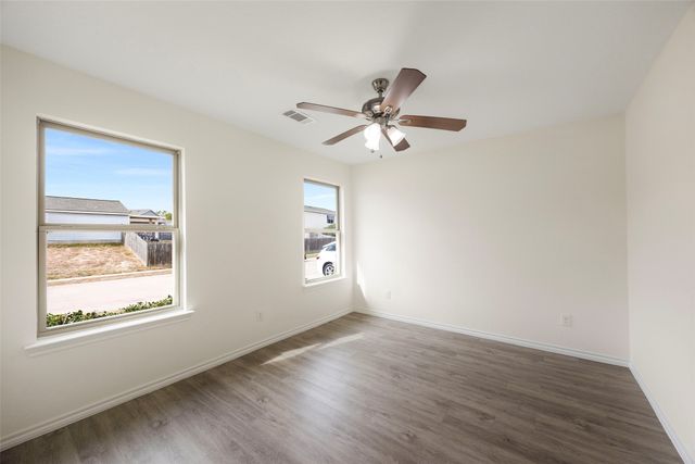 1605 Village Park Trail, Burleson, TX 76028