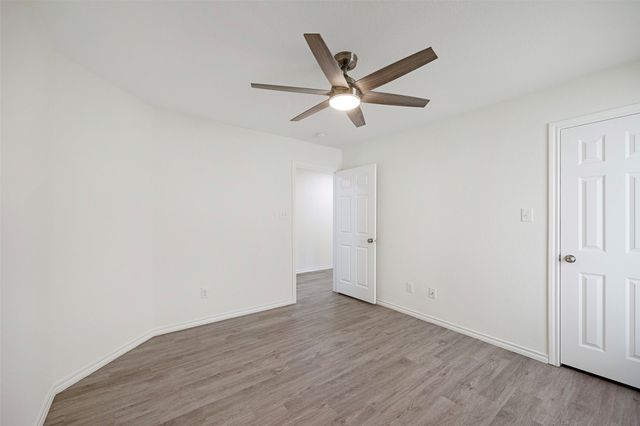 1605 Village Park Trail, Burleson, TX 76028