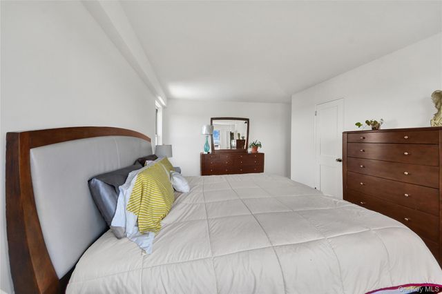 1853 Central Park Ave 16 C, Yonkers, NY 10710