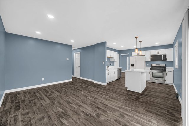 6833 Tyler Street, Merrillville, IN 46410