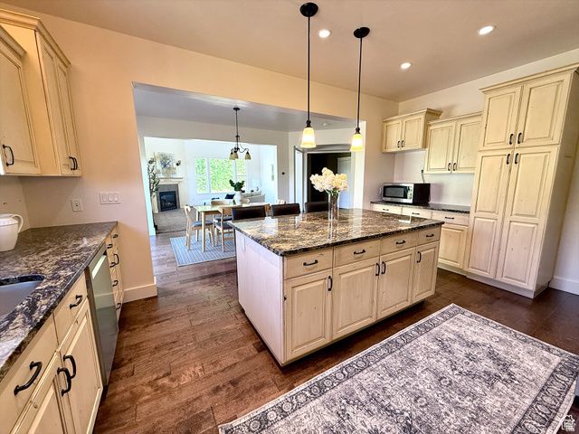 2307 MAPLE LEAF DR, Cove, UT 84320