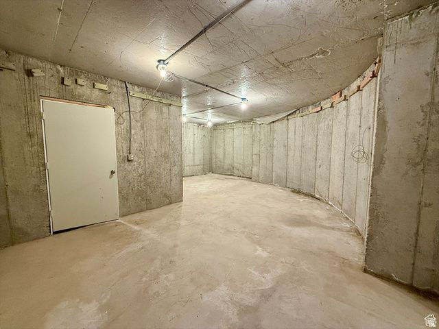 2307 MAPLE LEAF DR, Cove, UT 84320