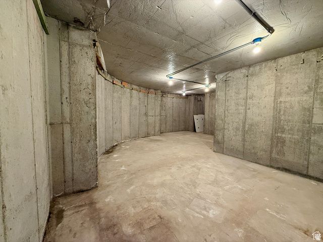 2307 MAPLE LEAF DR, Cove, UT 84320