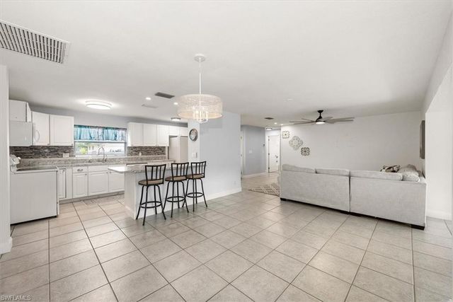 1030 SE 43rd TER, Cape Coral, FL 33904