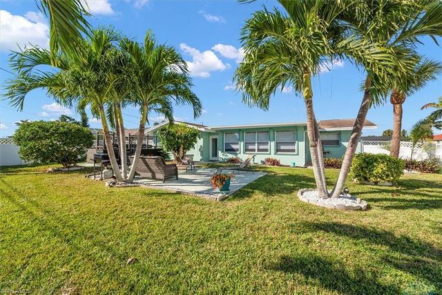 1030 SE 43rd TER, Cape Coral, FL 33904