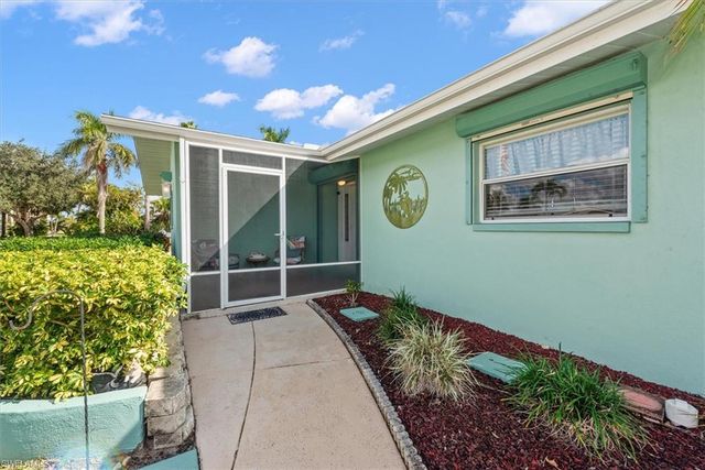 1030 SE 43rd TER, Cape Coral, FL 33904