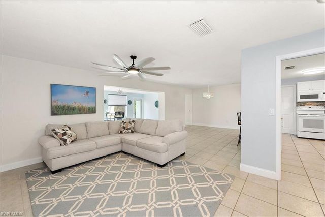 1030 SE 43rd TER, Cape Coral, FL 33904