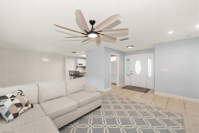 1030 SE 43rd TER, Cape Coral, FL 33904