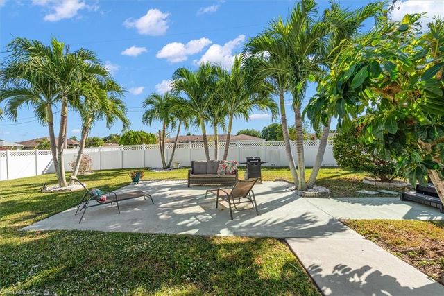 1030 SE 43rd TER, Cape Coral, FL 33904