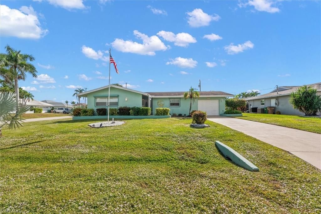 1030 SE 43rd TER, Cape Coral, FL 33904