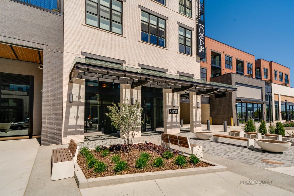 750 Hawthorn Row 1115, Vernon Hills, IL 60061