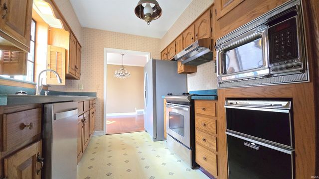 402 S Lincoln Park Drive, Evansville, IN 47714