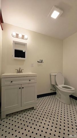 402 S Lincoln Park Drive, Evansville, IN 47714