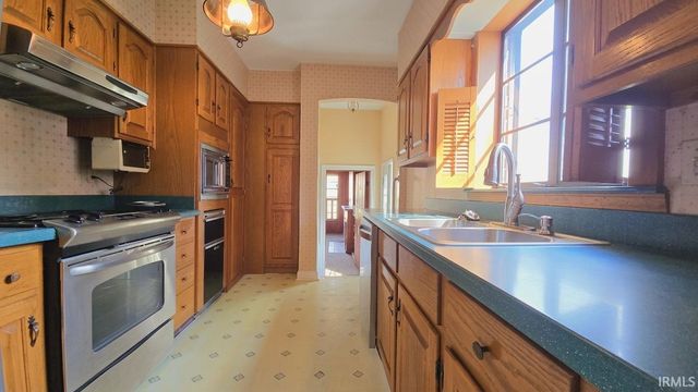 402 S Lincoln Park Drive, Evansville, IN 47714