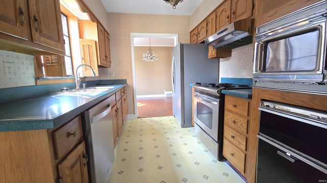 402 S Lincoln Park Drive, Evansville, IN 47714