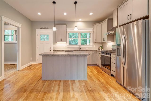 18 Wildwood Park Drive, Weaverville, NC 28787