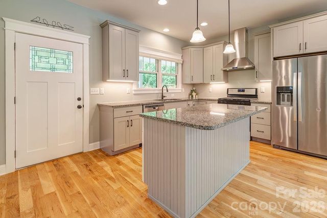 18 Wildwood Park Drive, Weaverville, NC 28787