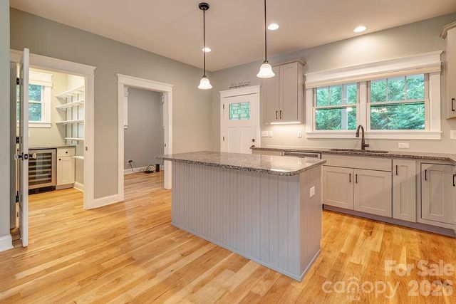 18 Wildwood Park Drive, Weaverville, NC 28787