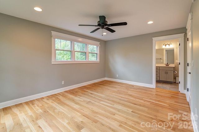 18 Wildwood Park Drive, Weaverville, NC 28787