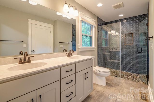 18 Wildwood Park Drive, Weaverville, NC 28787
