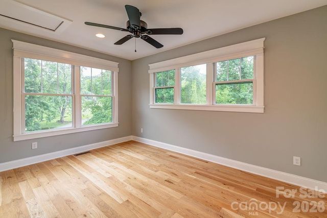 18 Wildwood Park Drive, Weaverville, NC 28787