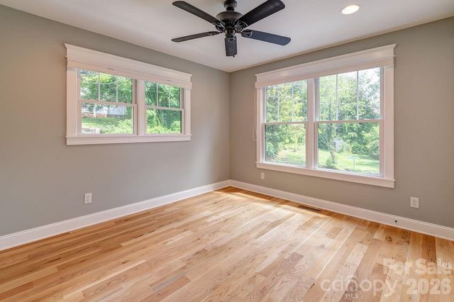 18 Wildwood Park Drive, Weaverville, NC 28787