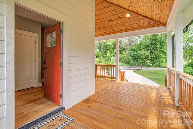 18 Wildwood Park Drive, Weaverville, NC 28787
