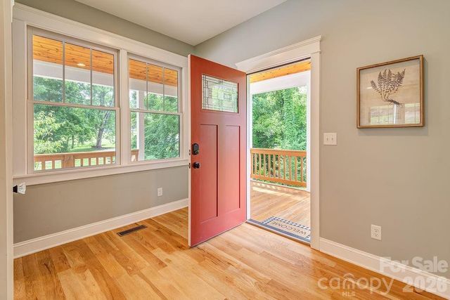 18 Wildwood Park Drive, Weaverville, NC 28787