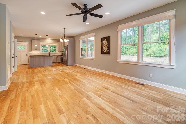 18 Wildwood Park Drive, Weaverville, NC 28787