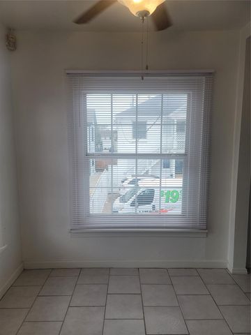 1914 Binz Street C, Houston, TX 77004